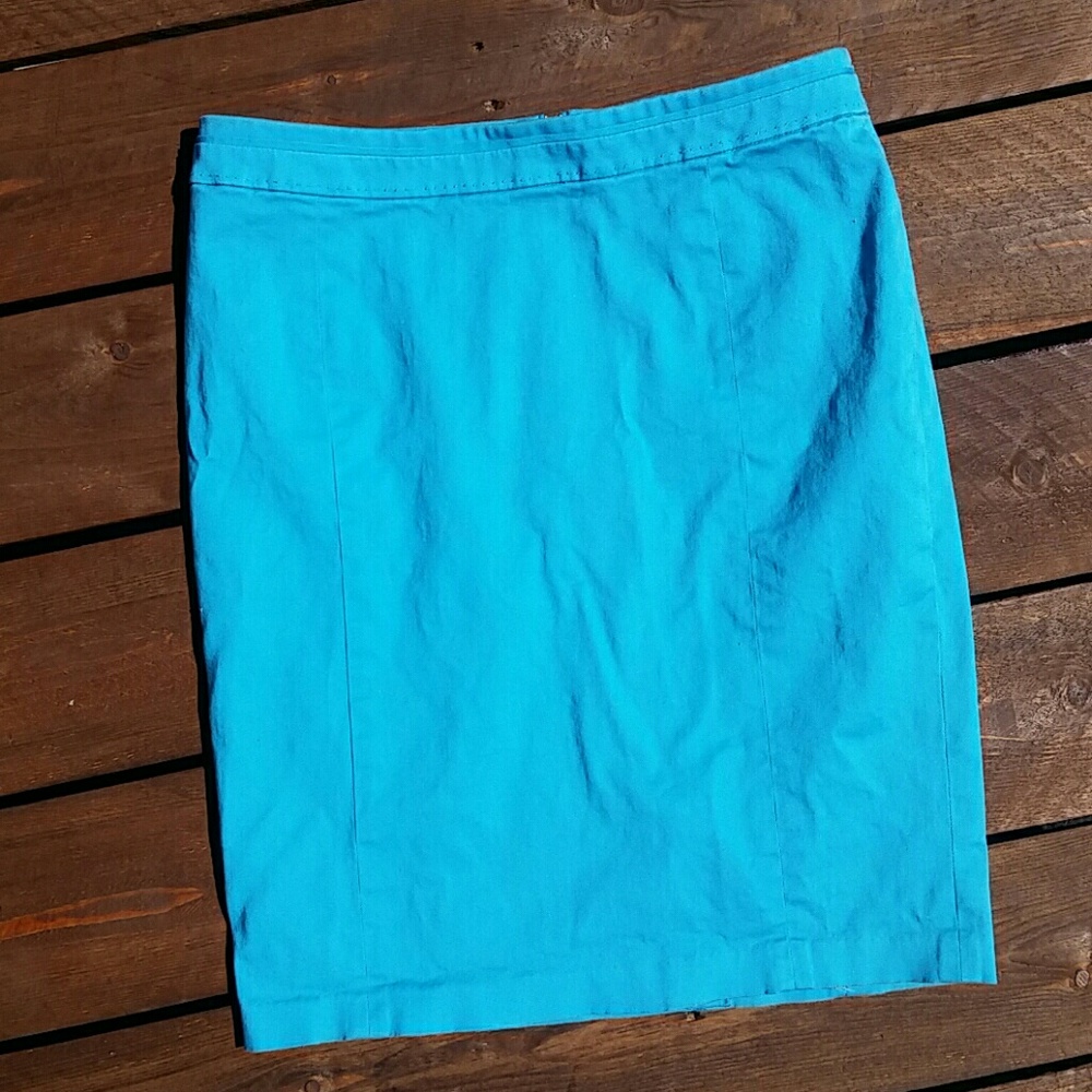 🥳 Ocean blue cotton skirt